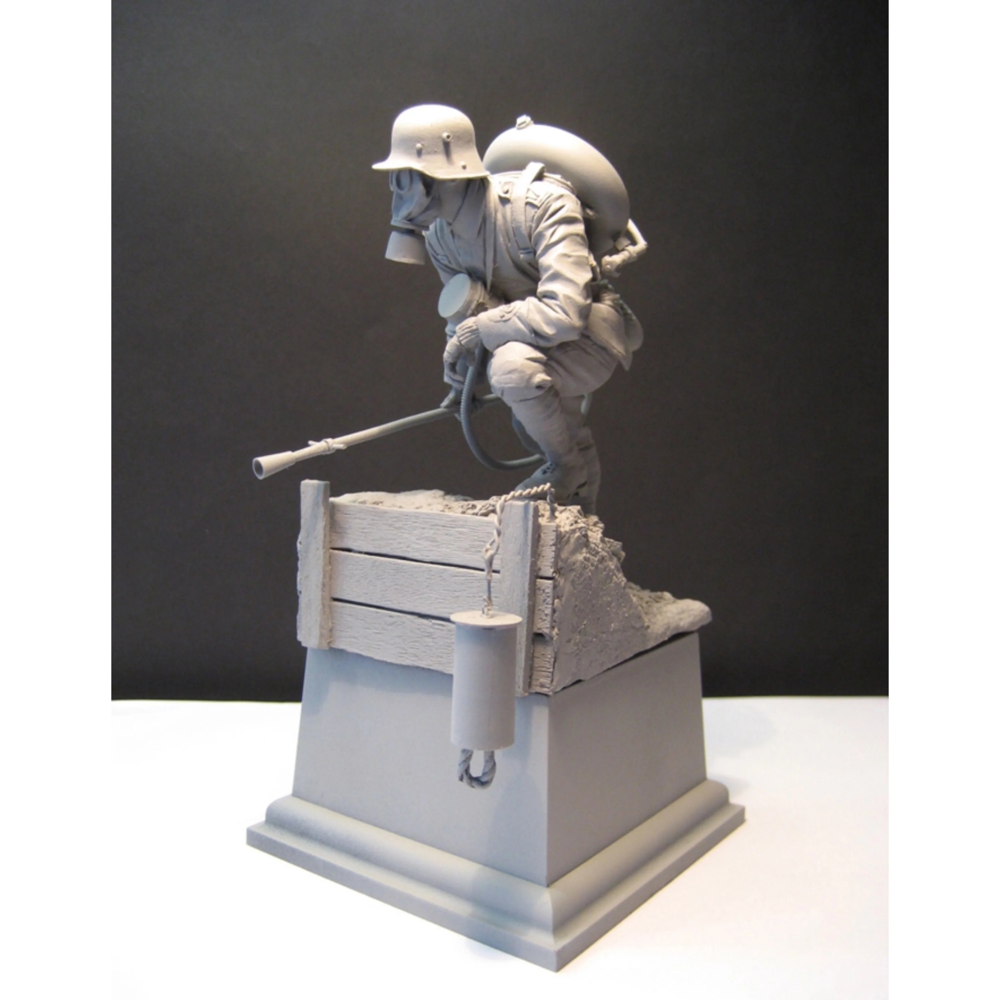 1/16 WWI Flamethrower Soldier Resin Model Kit with Trench Base - R Supply Store