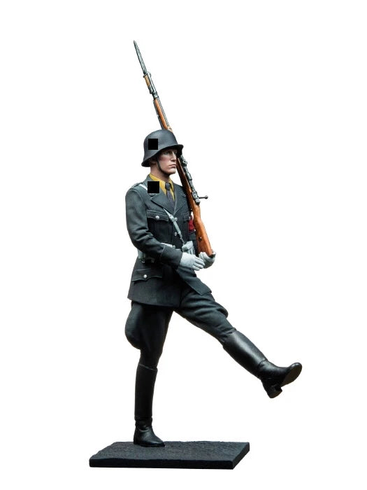 1/16 Scale WWII German Elite Guard Marching Figure Resin Kit - Parade Uniform Miniature