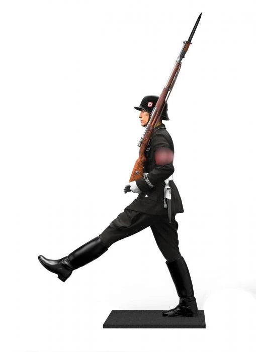 1/16 Scale WWII German Elite Guard Marching Figure Resin Kit - Parade Uniform Miniature