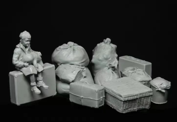 1/35 Scale Refugee Boy with Luggage | Resin Figure Model Kit Unassembled Unpainted Historical War Scene - R Supply Store