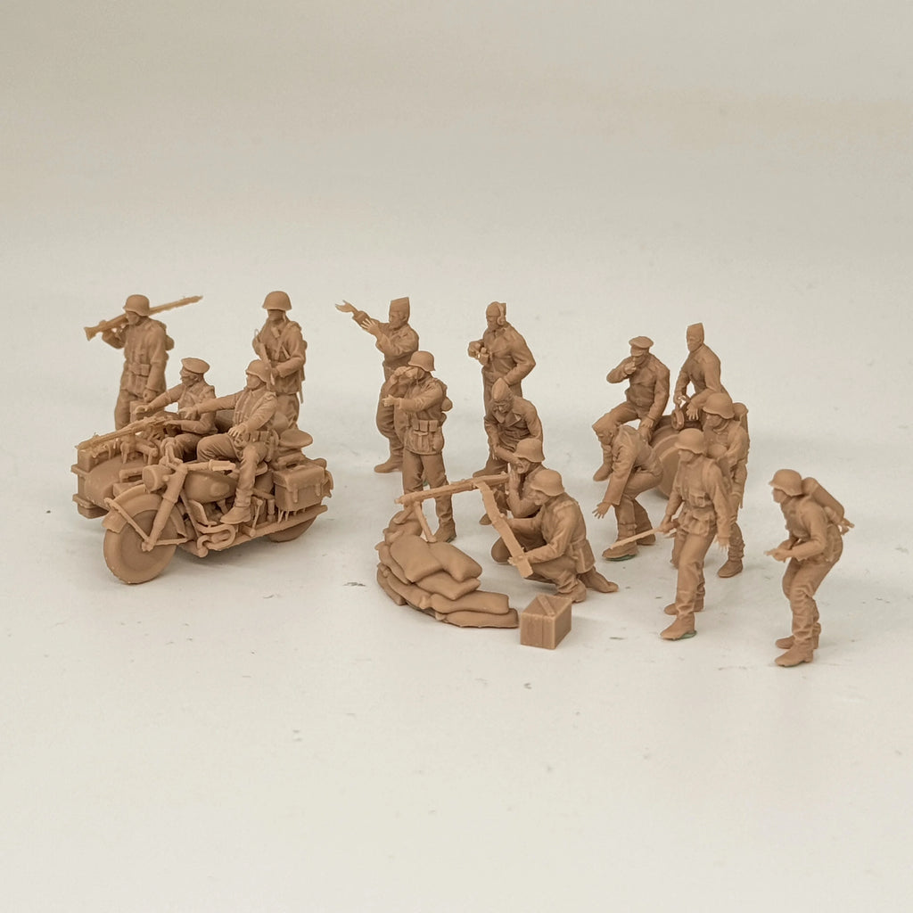 1/72 Scale German Panzergrenadier Combat Group Resin Figure Set (16 Figures) - Tiger Tank Support & Wargaming