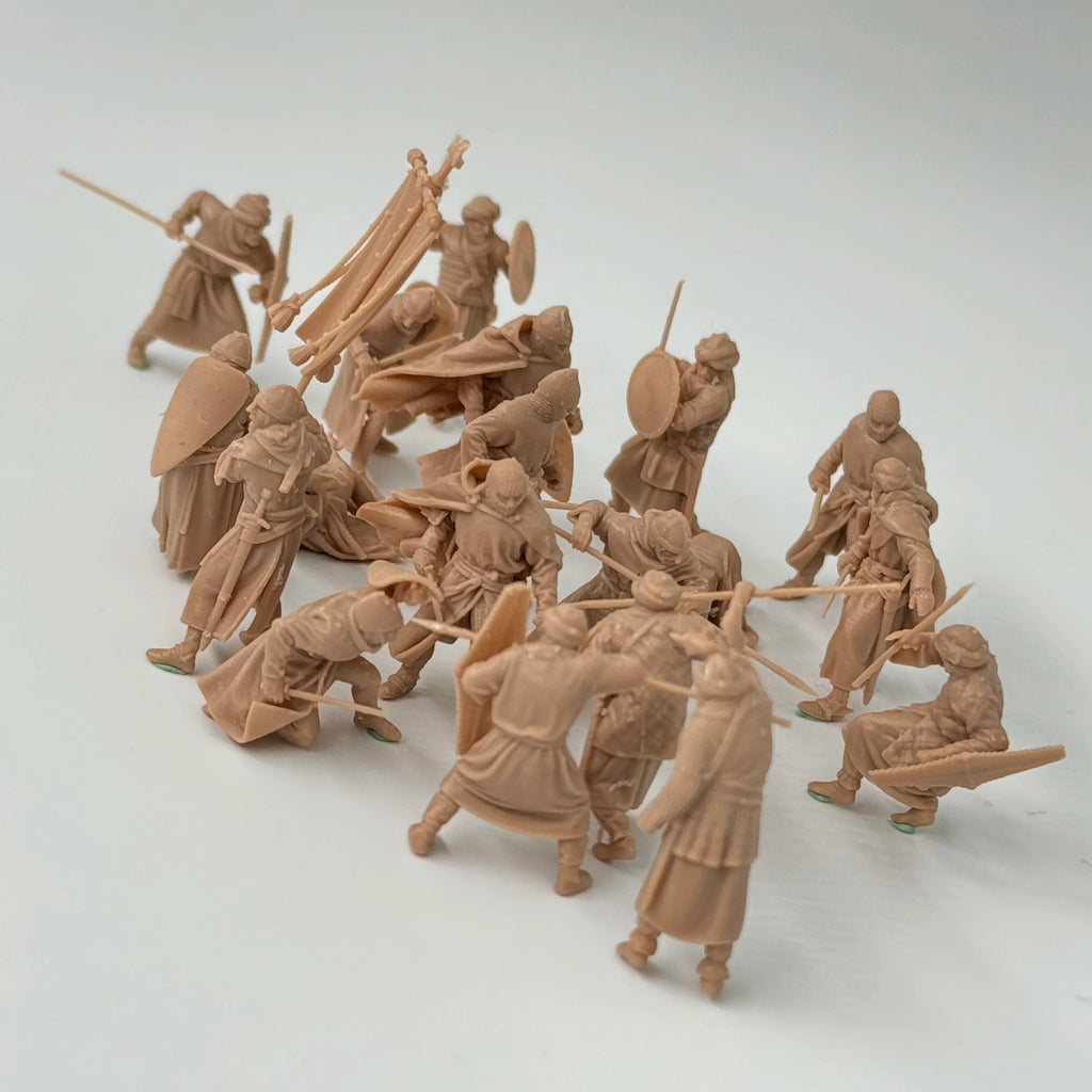 1/72 Scale Medieval Infantry Battle Scene Resin Figure Set (16+ Figures) - Aralcos / Tabletop Miniature