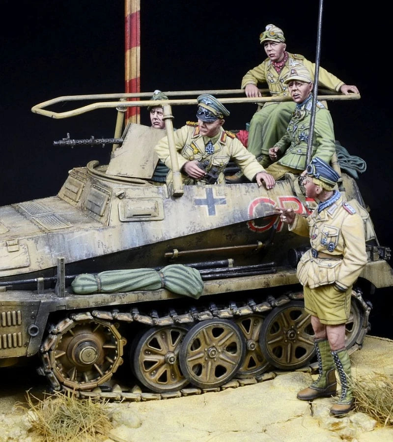 1/35 Scale North Africa 1941–42 Armored Vehicle Crew Set | 5 Resin Figures Model Kit Unassembled Unpainted - R Supply Store