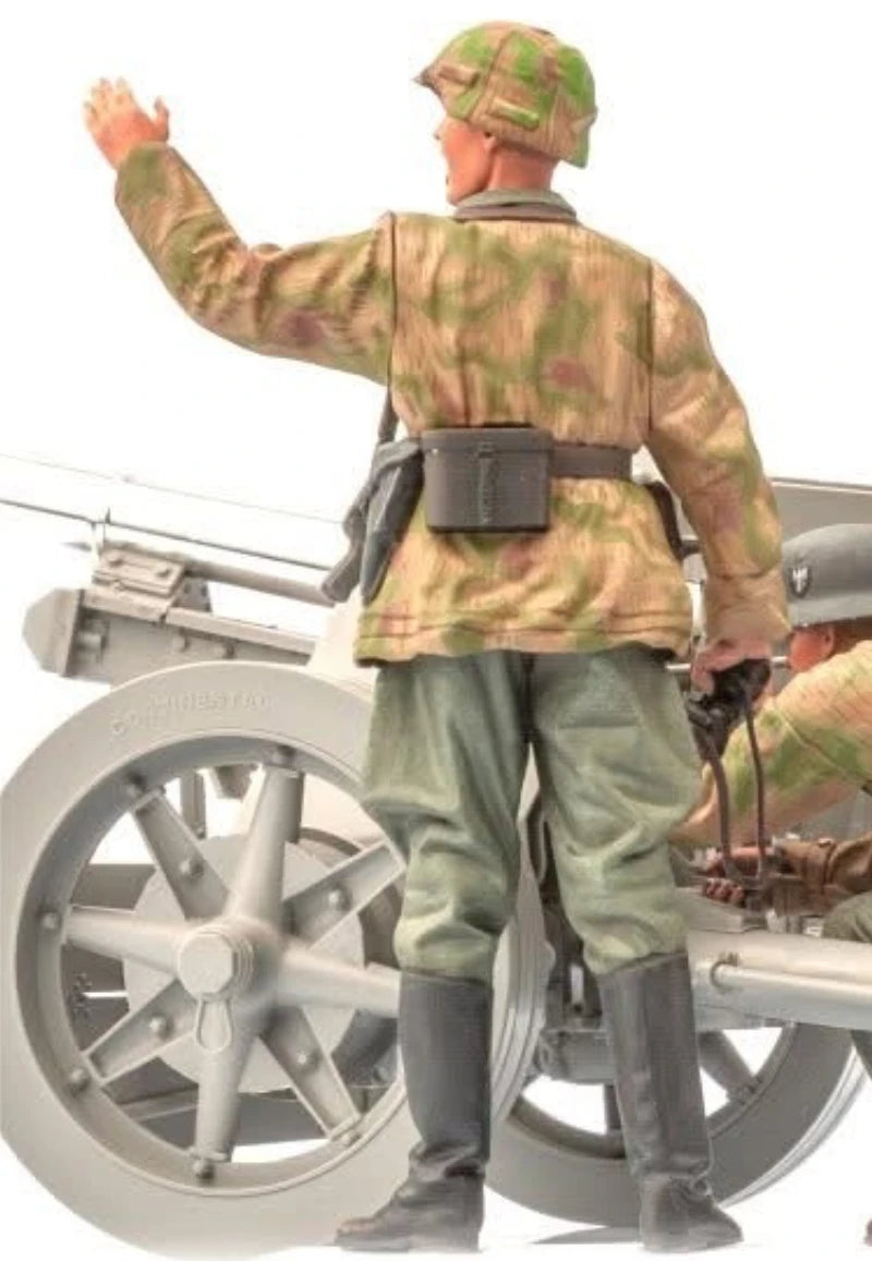 1/16 Scale Die-Cast Resin Figure Model Kit WWII German Field Artillery Commander (No Artillery) Unassembled and Unpainted - R Supply Store