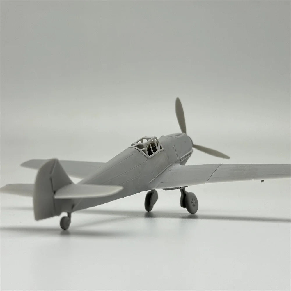 1/72 Scale WWII Pin-Up / Poster Girl Resin Figure Set - Airfield Diorama & Nose Art Miniature