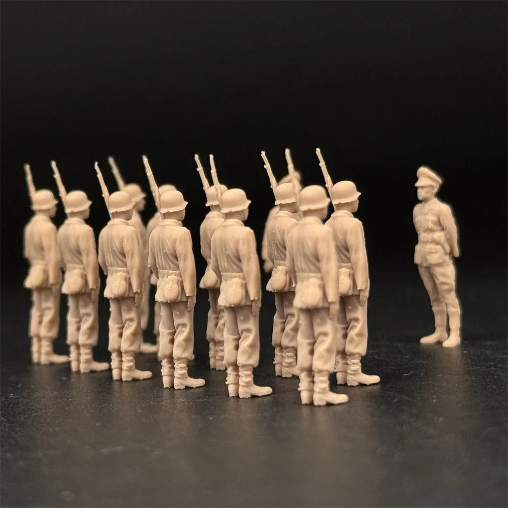 1/72 Scale WWII German Army Inspection / Formation Scene Resin Figure Set (13 Figures) - Military War Gaming
