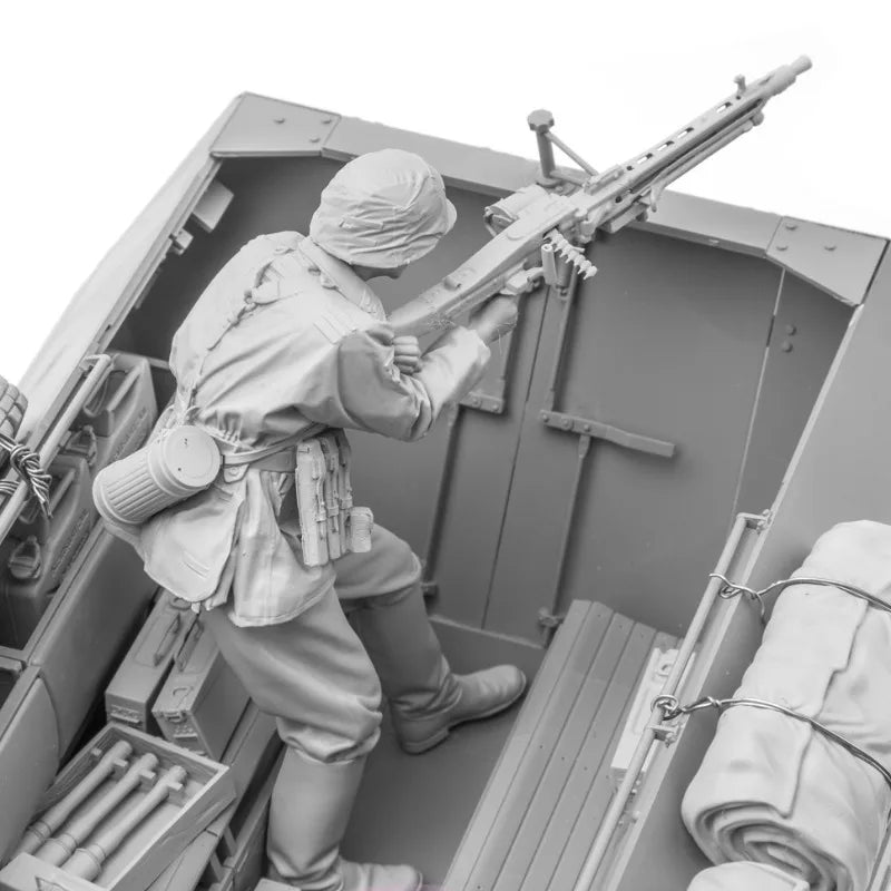 1/16 Scale WWII German MG42 Rear Gunner Resin Figure - Camouflaged Vehicle Crew Kit