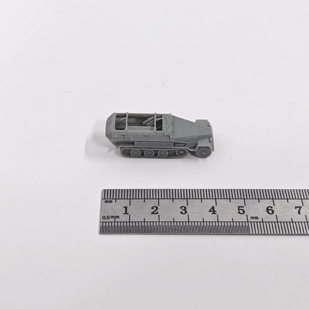 1/144 Scale SdKfz.251/8 Ausf.D Mittlerer Krankenpanzerwagen | WWII German Armored Medical Vehicle Model Kit Unassembled - R Supply Store
