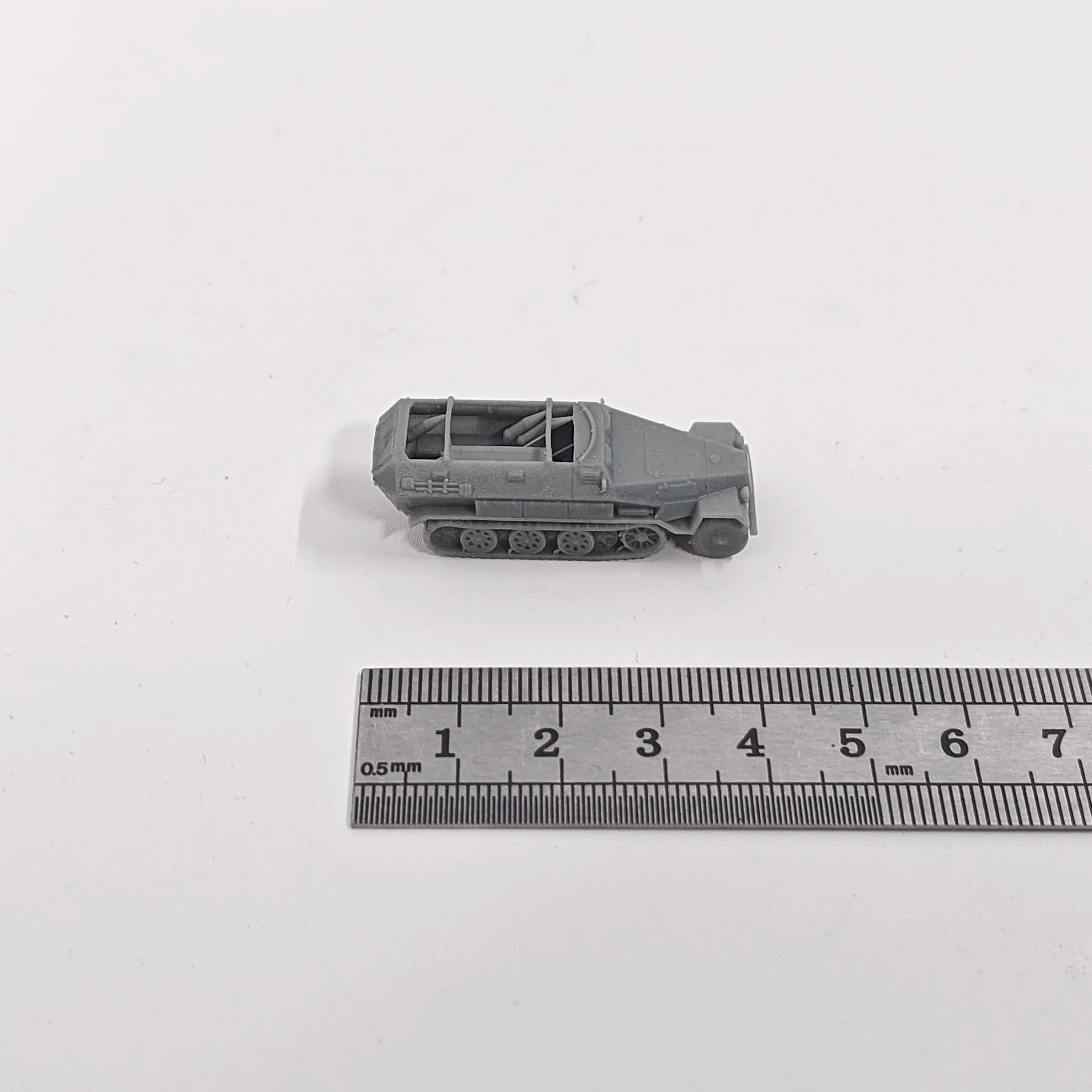 1/144 Scale SdKfz.251/8 Ausf.D Mittlerer Krankenpanzerwagen | WWII German Armored Medical Vehicle Model Kit Unassembled - R Supply Store