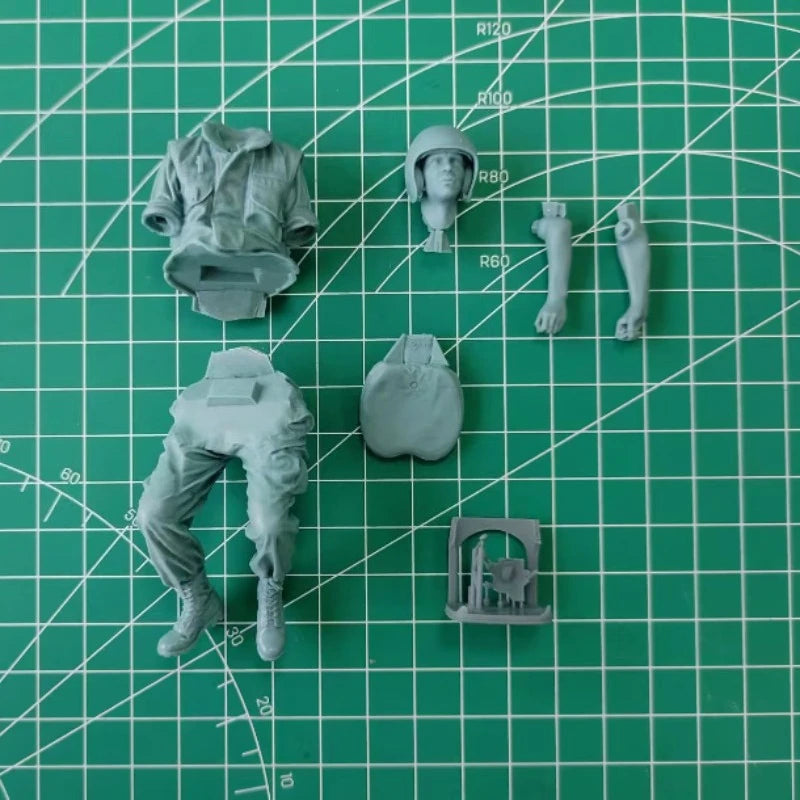 1/16 Scale Die-Cast Resin Figure Model Kit Armored Personnel Carrier Driver Unassembled and Unpainted - R Supply Store