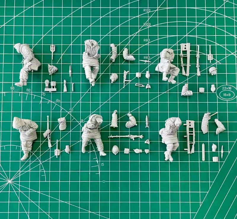1/35 Scale Die-Cast Resin Figure Model Kit Military Theme Tank Soldiers Set (No Tank) Unassembled Unpainted - R Supply Store