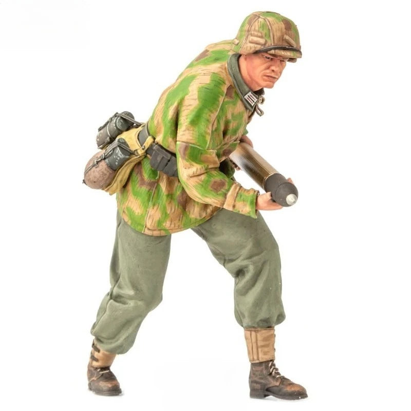 1/16 Scale WWII German Field Artillery Loader Resin Figure - Camouflaged Historical Miniature