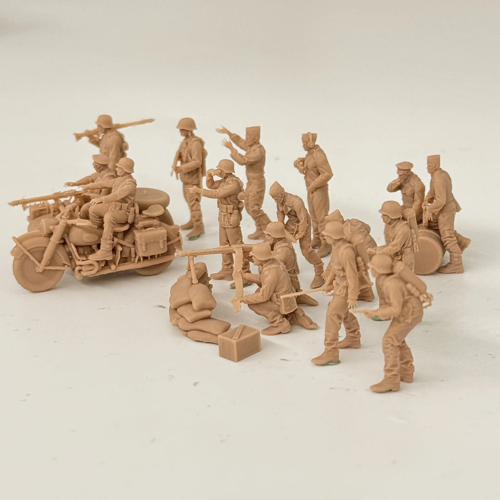 1/72 Scale German Panzergrenadier Combat Group Resin Figure Set (16 Figures) - Tiger Tank Support & Wargaming