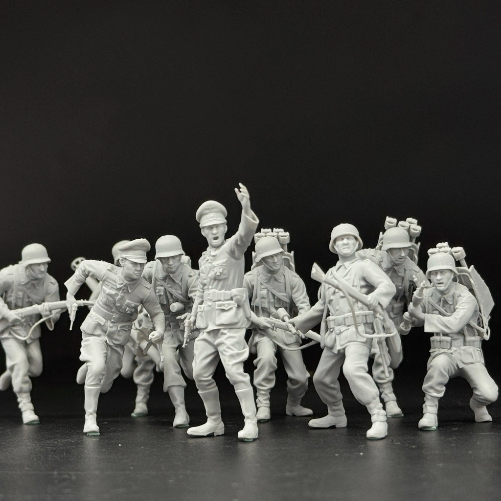 1/35 German Charging Soldiers & Officers (9 Fig) Resin Kit | Assault Scene