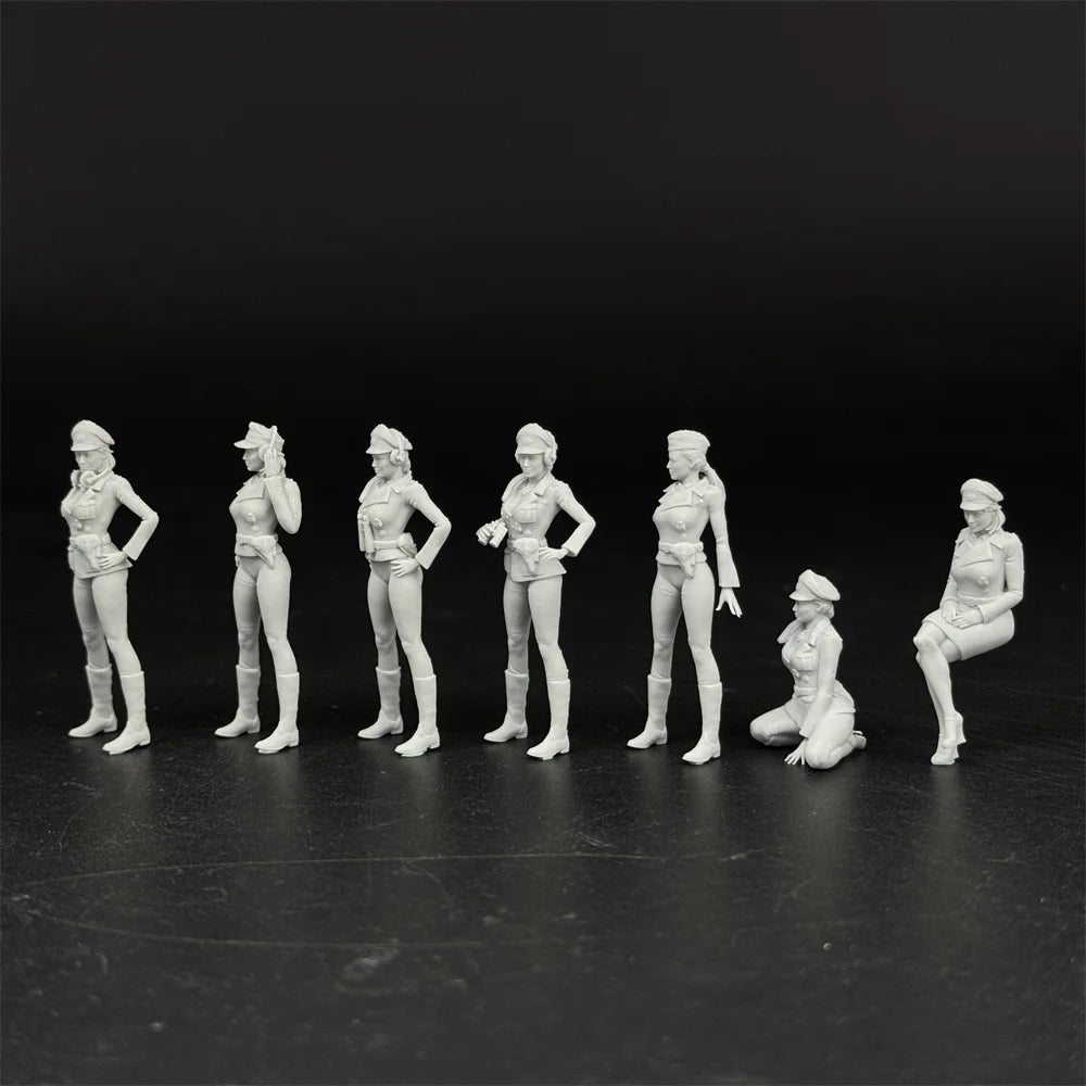1/35 German Female Tank Crew (7 Fig) Resin Kit | Pin-Up Style Miniature