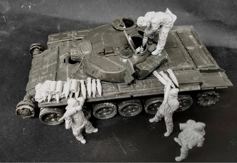 1/35 Scale Die-Cast Resin Figure Model Kit Ukrainian Tank Loaders 5 Figures (No Tank) Unassembled and Unpainted - R Supply Store
