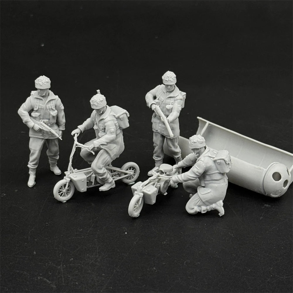 1/35 WWII British Paratrooper Figure Set | Welbike & CLE Canister Kit