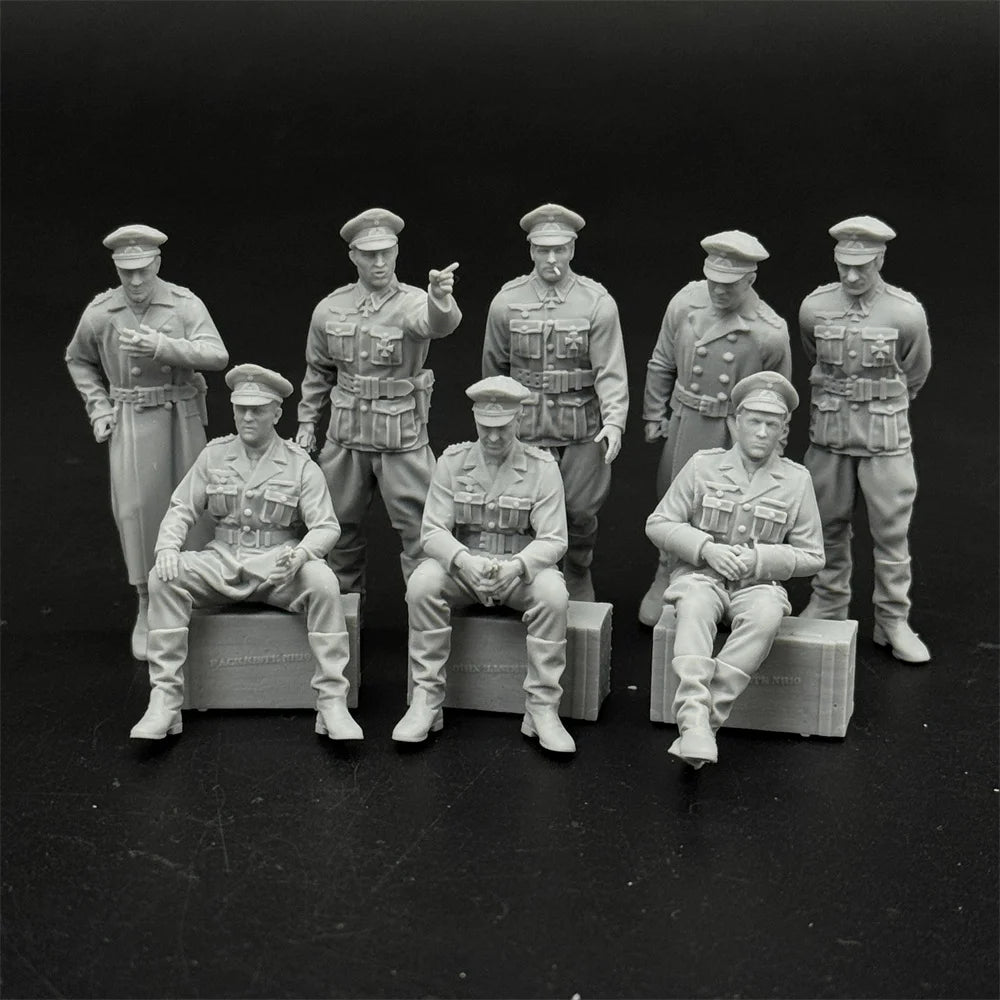 1/35 Scale WWII German Army Infantry Staff & Ammunition Boxes - 8 Figures | R-Supply Store
