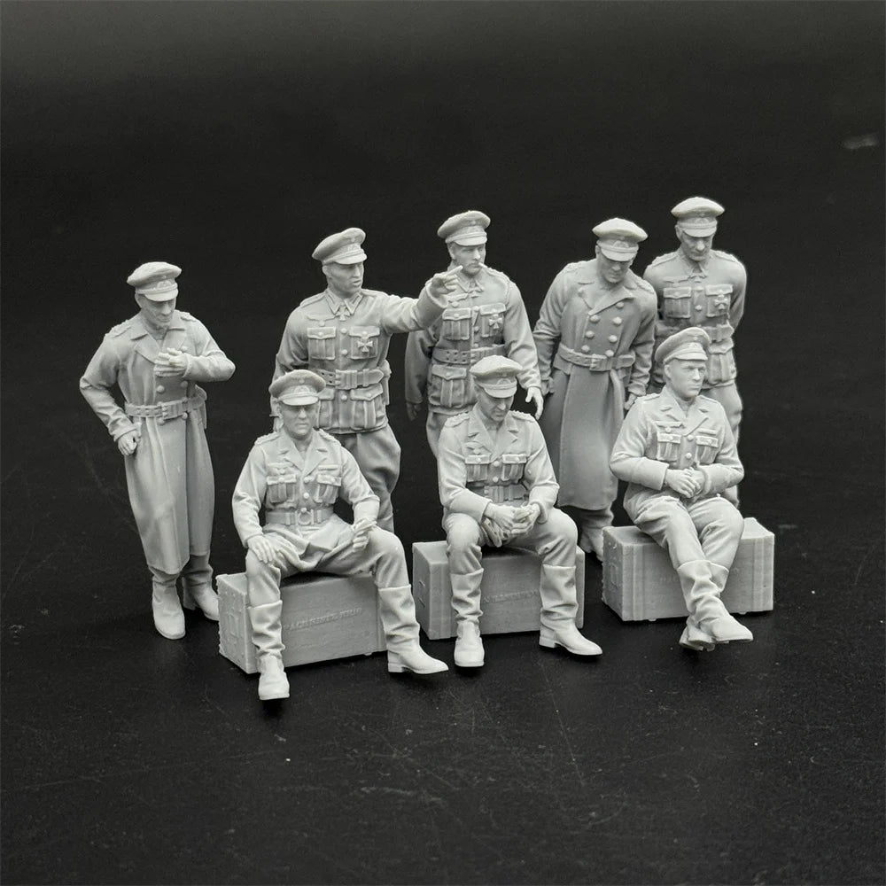 1/35 Scale WWII German Army Infantry Staff & Ammunition Boxes - 8 Figures | R-Supply Store