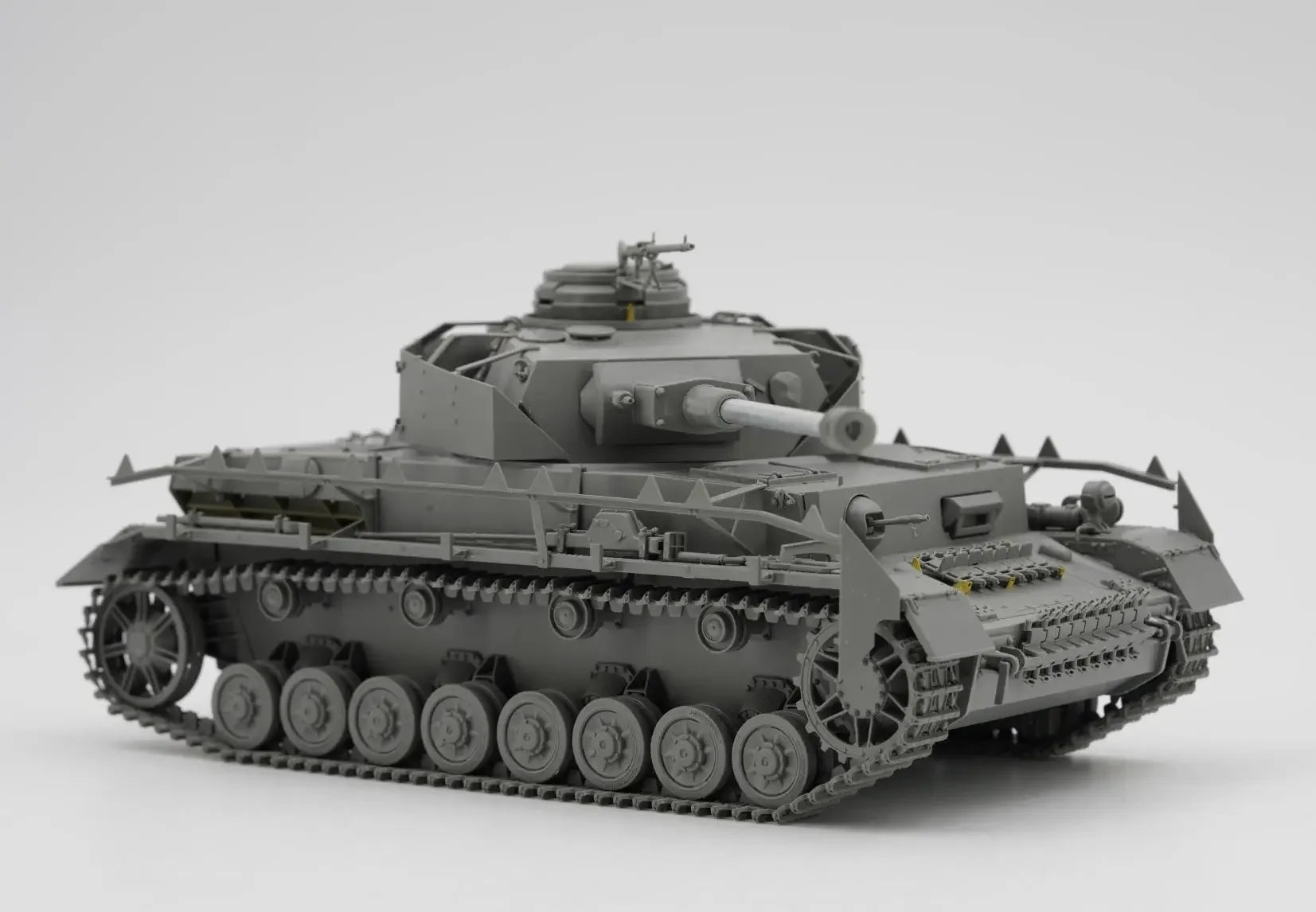 Border BT-050 | 1/35 Scale Pz.Kpfw.IV Ausf.H Late Version German Tank Model Kit | Unassembled Plastic Model - R Supply Store