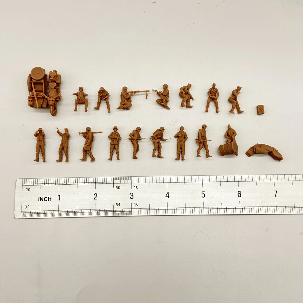 1/72 Scale German Panzergrenadier Combat Group Resin Figure Set (16 Figures) - Tiger Tank Support & Wargaming