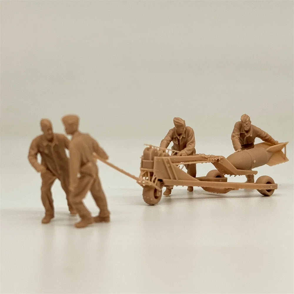 1/48 & 1/72 Scale WWII German Air Force Ground Crew Bomb Loading Team Resin Set (4 Figures) - Luftwaffe Diorama