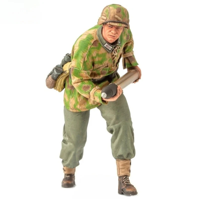 1/16 Scale WWII German Field Artillery Loader Resin Figure - Camouflaged Historical Miniature