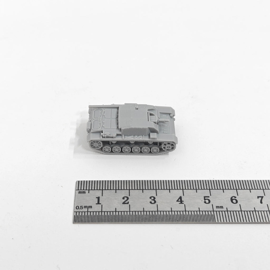 1/144 Scale Sturmgeschütz III Ausf. B | WWII German Assault Gun Model Kit Unassembled Miniature - R Supply Store