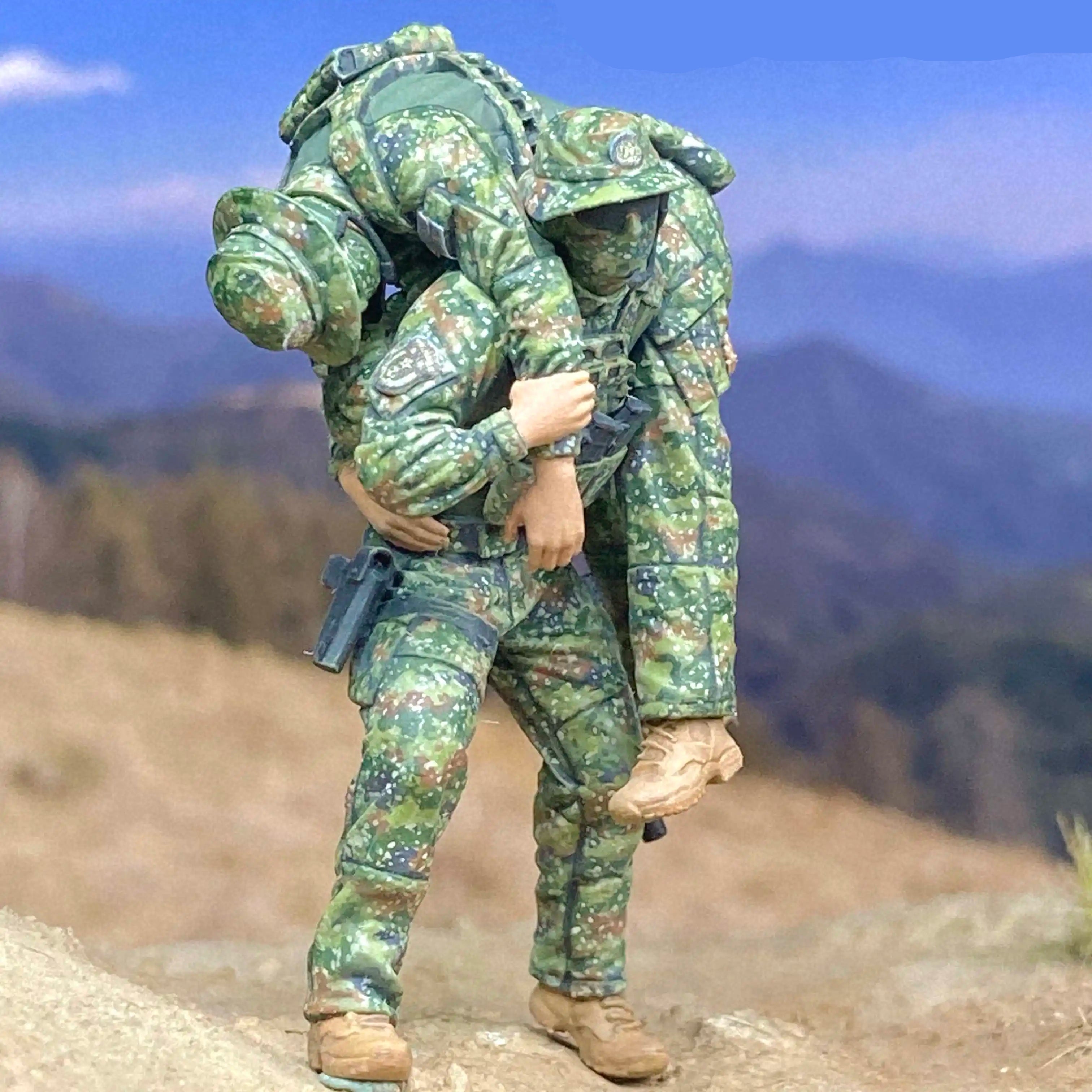1/35 Scale Modern Military Buddy Rescue Team Resin Figure Set (x2) - Unassembled Combat Extraction Scene