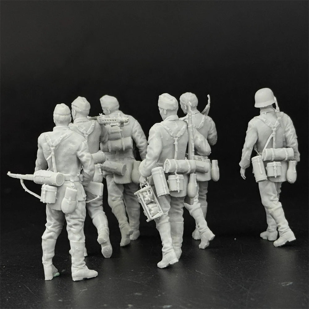 1/35 Scale WWII German Army Barbarossa Patrol Soldiers - 6 Figure Kit | R-Supply Store