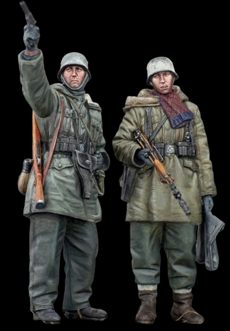 1/35 Scale Die-Cast Resin Figure Model Kit WWII German Army Grenadiers 2 Figures Unassembled and Unpainted - R Supply Store