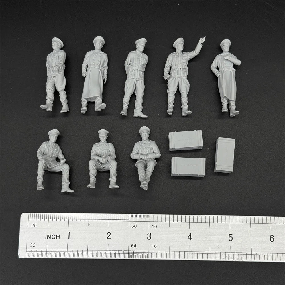 1/35 Scale WWII German Army Infantry Staff & Ammunition Boxes - 8 Figures | R-Supply Store