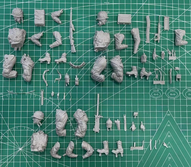 1/16 Scale Airborne Division Artillery Figure Model Kit scene – 3 Figures & Base - R Supply Store