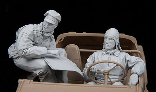 1/16 Scale WWII German Driver and Officer Resin Figure Set (x2) - Unassembled Vehicle Crew Kit