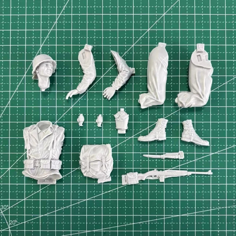 1/16 Scale WWII US Army Gunner Resin Figure Model Kit (No Car) - R Supply Store