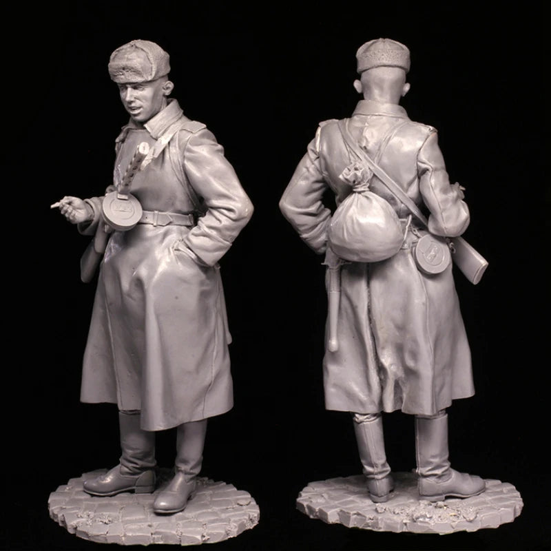1/16 Scale Resin Figure Model Kit | 1945 Soviet Soldier Diecast Unassembled Unpainted Military Miniature - R Supply Store
