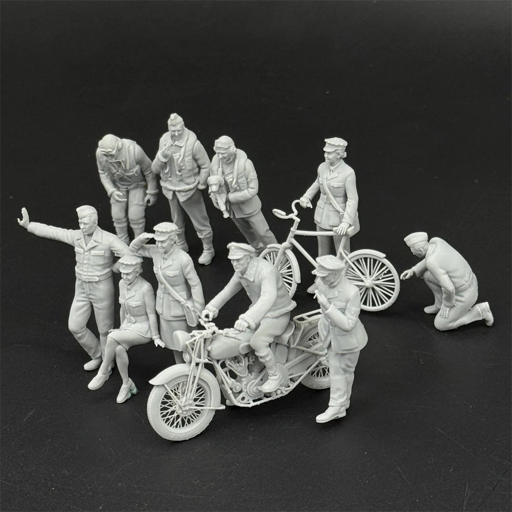 1/35 Scale WWII British Royal Air Force (RAF) Ground Crew & Pilots
