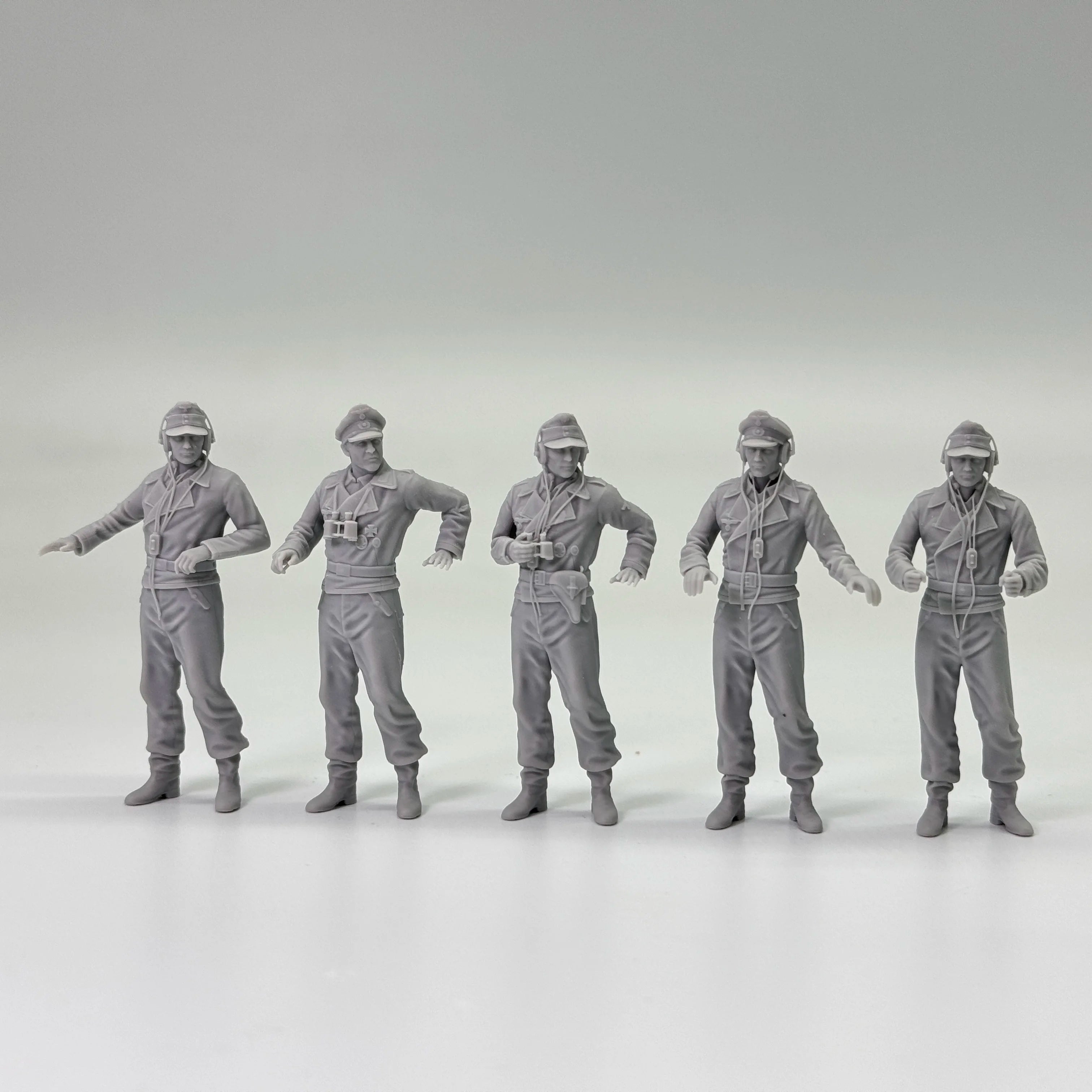 1/35 German Tank Commander Set (5 Fig) Resin Kit | Full/Half Body Vers.