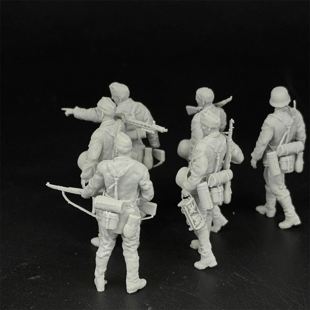 1/35 Scale WWII German Army Barbarossa Patrol Soldiers - 6 Figure Kit | R-Supply Store