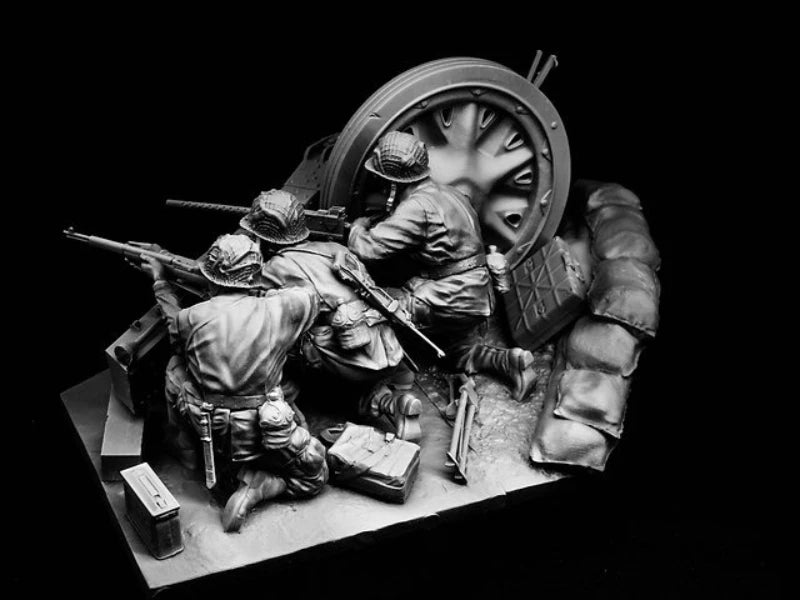 1/16 Scale Airborne Division Artillery Figure Model Kit scene – 3 Figures & Base - R Supply Store