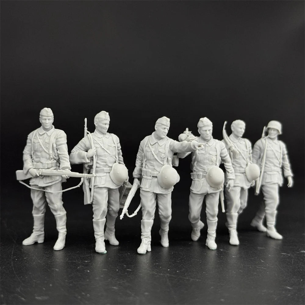1/35 Scale WWII German Army Barbarossa Patrol Soldiers - 6 Figure Kit | R-Supply Store