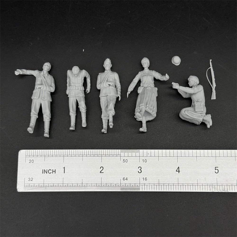 1/35 Scale WWII German Army Nurses and Wounded | 5-Figure Resin Model Kit