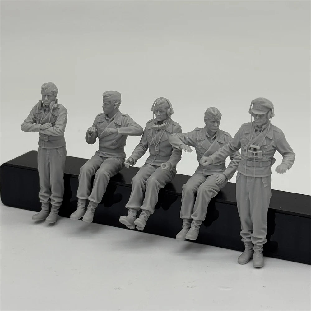 1/35 German PzKpfw IV Tank Crew (5 Fig) Resin Kit | Diorama Accessories