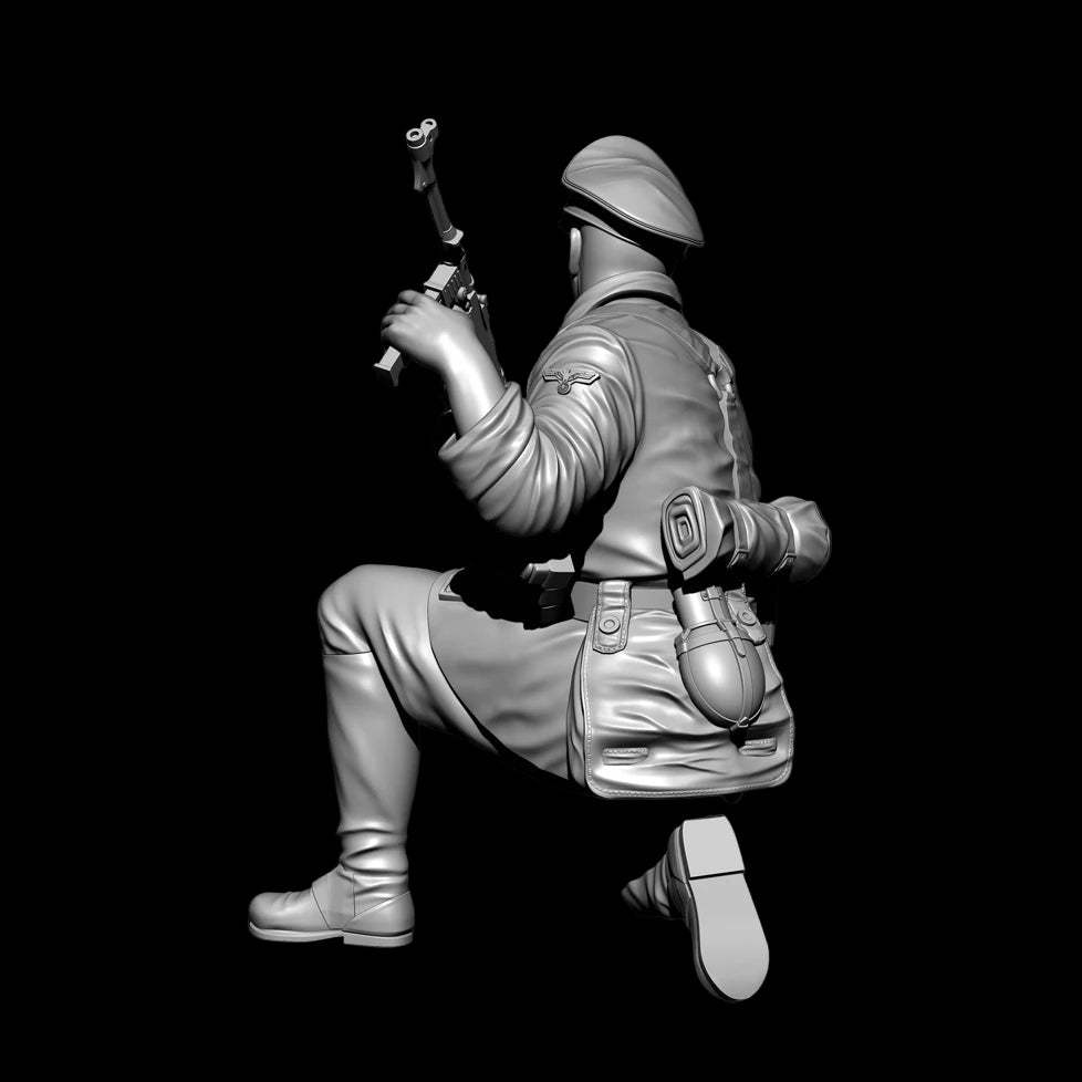 1/35 Scale WWII German Officer/NCO Submachine Gunner Resin Figure Kit - Street Fighting Miniature