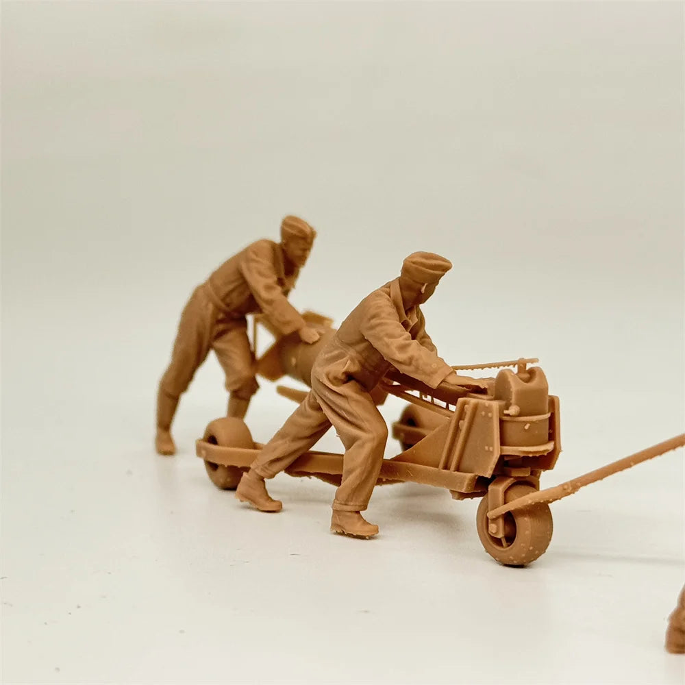 1/48 & 1/72 Scale WWII German Air Force Ground Crew Bomb Loading Team Resin Set (4 Figures) - Luftwaffe Diorama