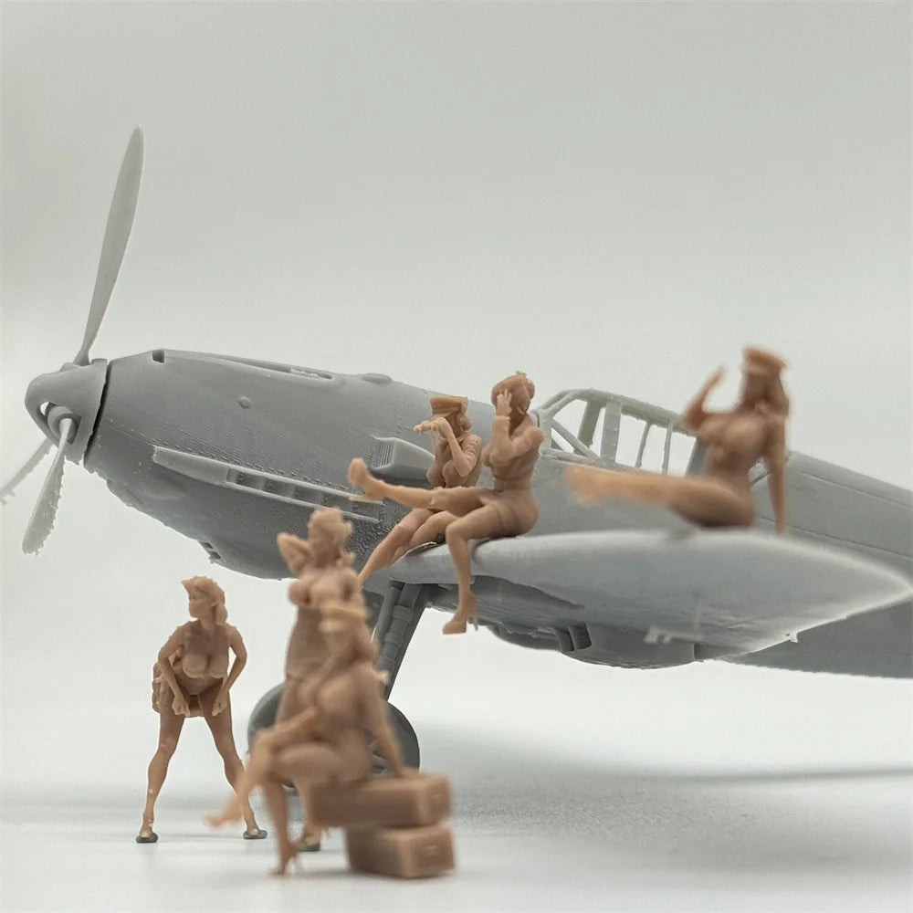 1/72 Scale WWII Pin-Up / Poster Girl Resin Figure Set - Airfield Diorama & Nose Art Miniature