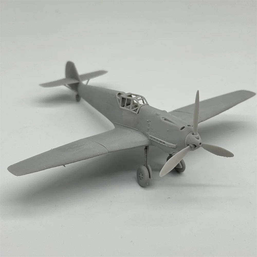 1/72 Scale WWII Pin-Up / Poster Girl Resin Figure Set - Airfield Diorama & Nose Art Miniature