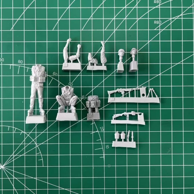 1/35 Scale Die-Cast Resin Figure Model Kit Vietnam War US Infantry 2 Figures Unassembled and Unpainted - R Supply Store
