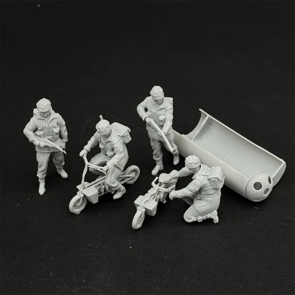 1/35 WWII British Paratrooper Figure Set | Welbike & CLE Canister Kit
