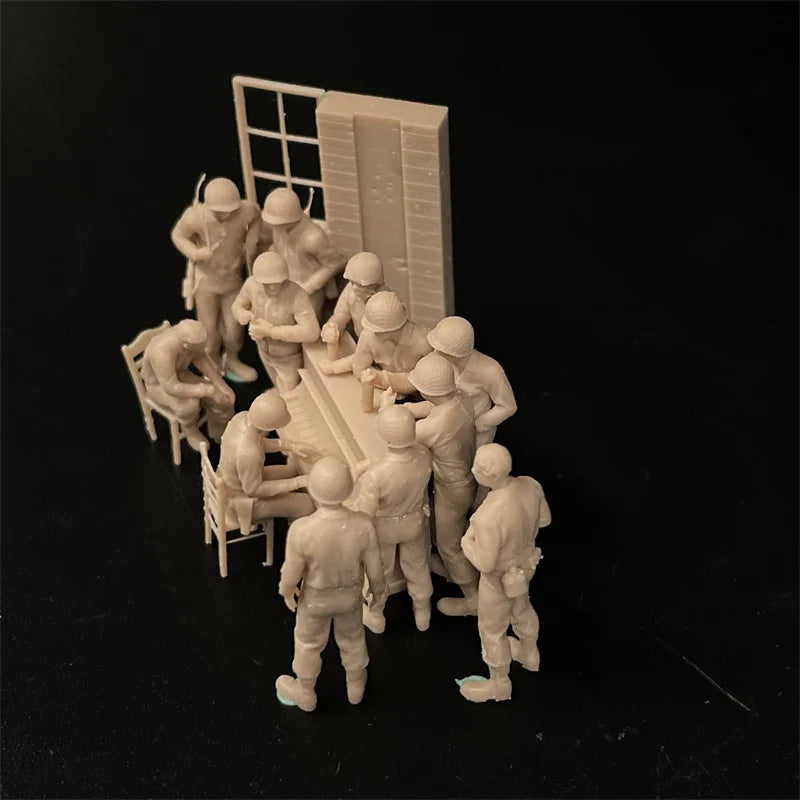 1/72 Scale Model Normandy Us Army Street Scene Playing the Piano 12 Soldier Figures
